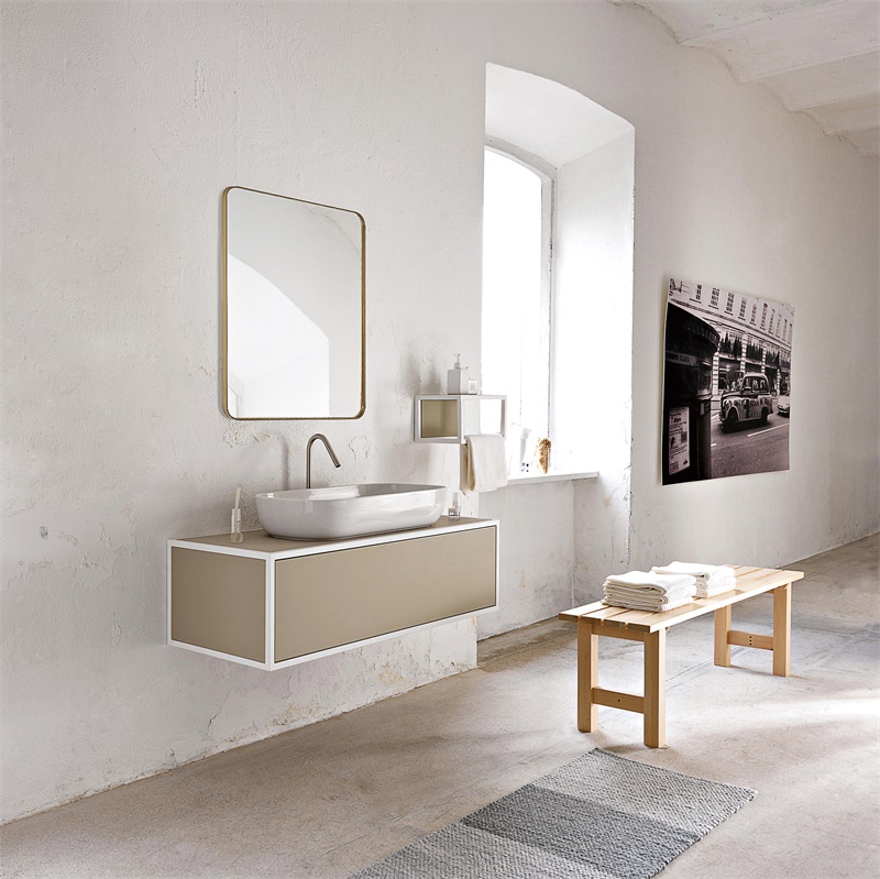 YS57006-70	Bathroom mirror, brass frame mirror